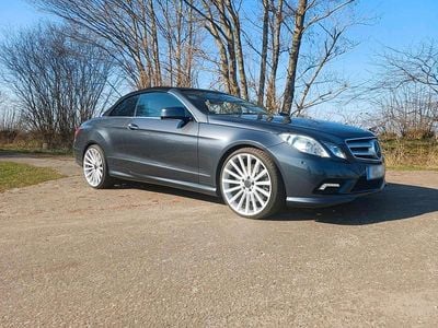 Usata Mercedes E500 AMG line 387 CV (284 kW) 2010 Grigio Cabrio