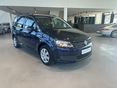 Gebraucht VW Touran Comfortline 105 PS (77 kW) 2015 Blau Van / Kleinbus