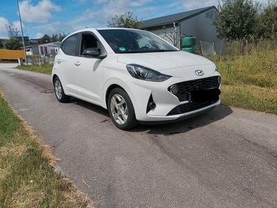 Gebraucht Hyundai i10 67 PS (49 kW) 2023 Weiß Kleinwagen