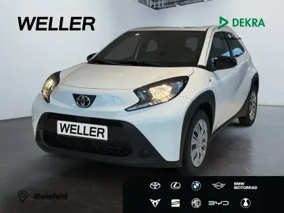 Neu Toyota Aygo X Business Edition 69 PS (50 kW) 2025 Weiss SUV