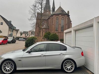 Gebraucht BMW 325 218 PS (160 kW) 2005 Silber Limousine