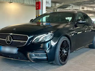 Gebraucht Mercedes E200 AMG 184 PS (135 kW) 2016 Schwarz Limousine