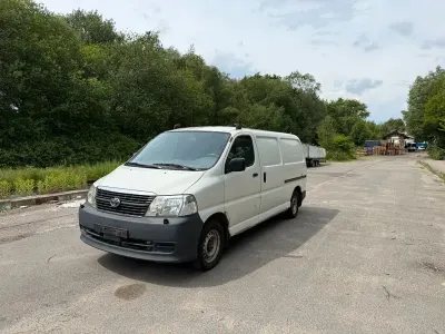 Gebraucht Toyota HiAce 117 PS (86 kW) 2009 Weiß Van