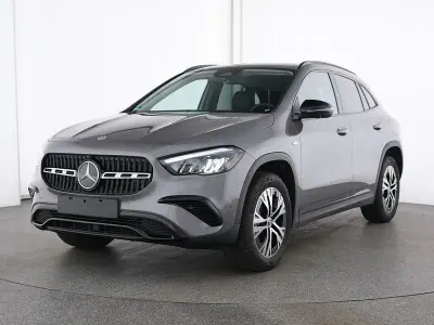 Gebraucht Mercedes GLA250 Night 218 PS (160 kW) 2025 Grau SUV