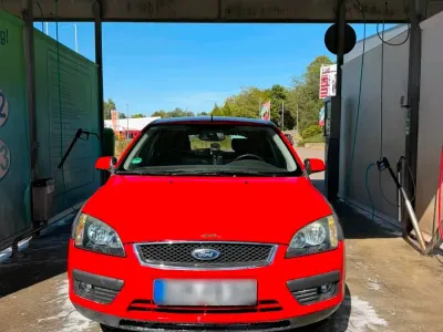 Gebraucht Ford Focus 100 PS (73 kW) 2005 Rot Kombi