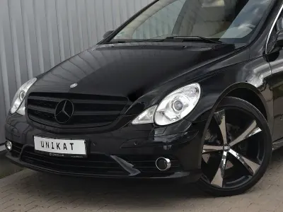 Używany Mercedes R500 306 KM (225 kW) 2006 Czarny Minivan