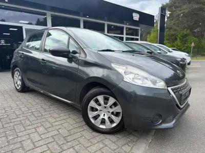Gebraucht Peugeot 208 Access 68 PS (50 kW) 2013 Grau Kleinwagen
