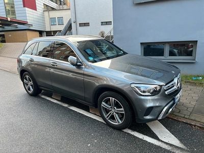 Grau Gebraucht 2019 Mercedes GLC200 SUV | 31.000 € (Etwas zu teuer)