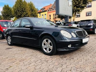 Schwarz Gebraucht 2002 Mercedes E220 Avantgarde Limousine | 2.800 € (Guter Preis)