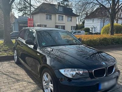 Gebraucht BMW 116 116 PS (85 kW) 2010 Schwarz Kleinwagen