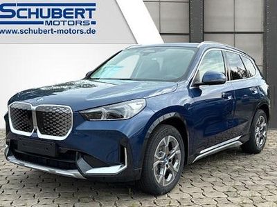 Blau Neu 2025 BMW iX1 SUV | 47.900 €