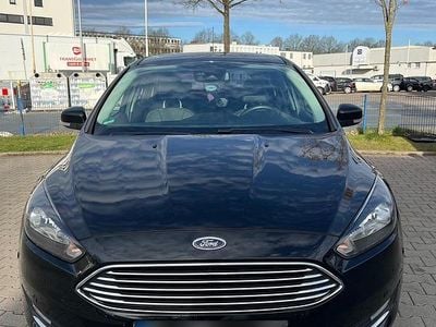 Gebraucht Ford Focus 121 PS (88 kW) 2015 Schwarz Limousine