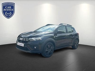 Schwarz (perlmuttschwarz metallic (schwarz)) Gebraucht 2024 Dacia Sandero Expression Kleinwagen | 18.150 € (Fairer Preis)