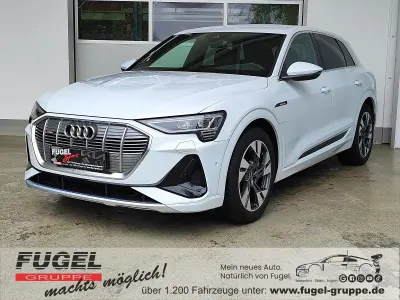 Gebraucht Audi e-tron S-Line 300 kW (408 PS) 2022 Gletscherweiß metallic SUV