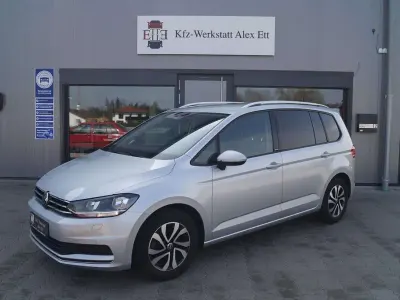 Gebraucht VW Touran Active 150 PS (110 kW) 2021 Reflexsilber metallic Van / Kleinbus