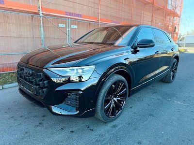 Gebraucht Audi Q8 S-Line 286 PS (210 kW) 2024 Schwarz SUV