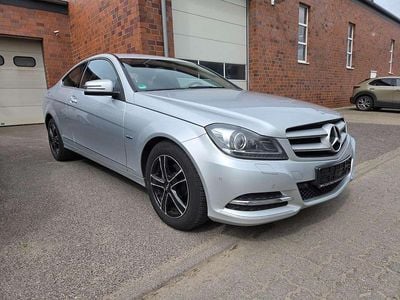 Gebraucht Mercedes C180 Avantgarde 156 PS (114 kW) 2012 Iridiumsilber  metalliclack Coupé