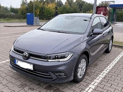Grau Gebraucht 2024 VW Polo Style Limousine | 21.250 € (Fairer Preis)