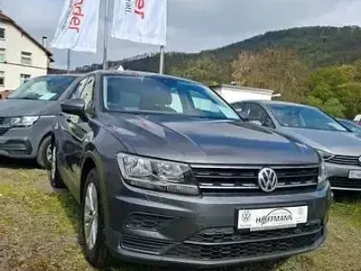 Gebraucht VW Tiguan Trendline 150 PS (110 kW) 2017 Grau SUV