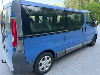Gebraucht Renault Trafic 114 PS (83 kW) 2011 Blau Van / Kleinbus