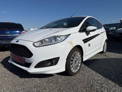 Gebraucht Ford Fiesta Titanium 101 PS (74 kW) 2013 Weiß Kleinwagen
