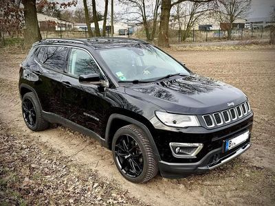 Gebraucht Jeep Compass Limited 140 PS (102 kW) 2018 Schwarz SUV