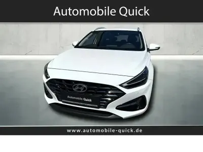 Gebraucht Hyundai i30 Trend 159 PS (116 kW) 2021 Atlasweiß Kombi
