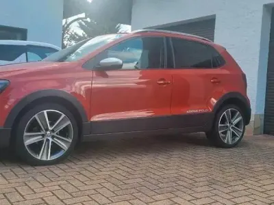 Gebraucht VW Polo Cross 90 PS (66 kW) 2012 Orange Kleinwagen