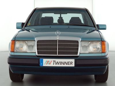 Grün Gebraucht 1991 Mercedes E230 Limousine | 5.999 €