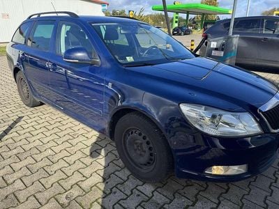 Blau Gebraucht 2012 Skoda Octavia Kombi | 3.000 €