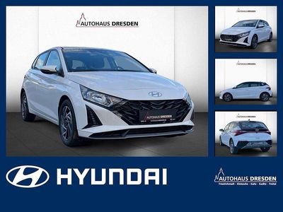 Gebraucht Hyundai i20 Trend 101 PS (74 kW) 2025 Atlas white / sol Limousine