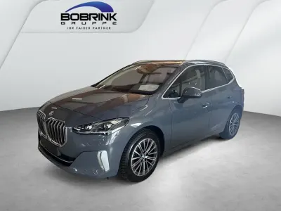Gebraucht BMW 223 Active Tourer Luxury Line 211 PS (155 kW) 2023 Grau Van / Kleinbus