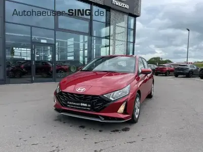 Neu Hyundai i20 101 PS (74 kW) 2026 Rot Kleinwagen