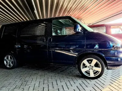 Gebraucht VW Caravelle 150 PS (110 kW) 1999 Blau Van