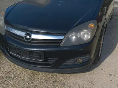 Gebraucht Opel Astra Edition 105 PS (77 kW) 2005 Schwarz Coupé
