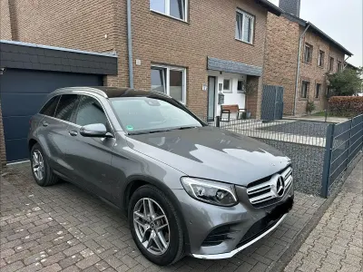 Używany Mercedes GLC350 AMG 258 KM (189 kW) 2019 Szary SUV