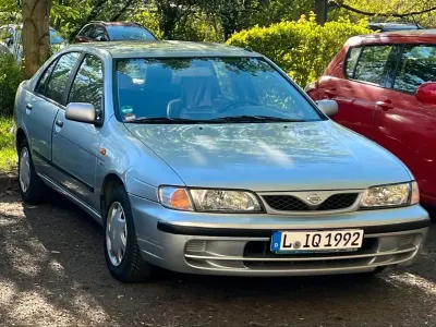 Gebraucht Nissan Almera 75 PS (55 kW) 1998 Silber Kleinwagen