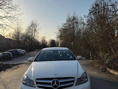 Gebraucht Mercedes C220 AMG Edition 1 170 PS (125 kW) 2011 Weiß Coupé