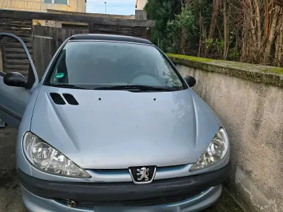 Używany Peugeot 206 2012 Srebrny Hatchback
