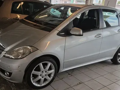 Gebraucht Mercedes A200 Avantgarde 193 PS (141 kW) 2009 Silber Limousine