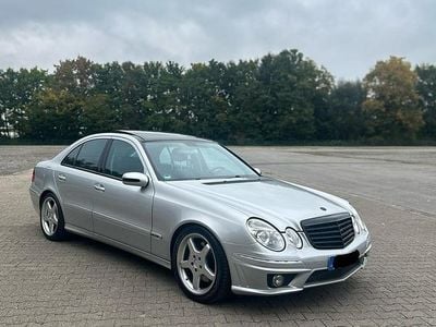 Gebraucht Mercedes E500 Avantgarde 306 PS (225 kW) 2002 Silber Limousine