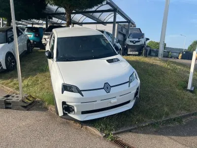 Neu Renault 5 E-Tech Komfort 110 kW (150 PS) 2026 Weiß Limousine