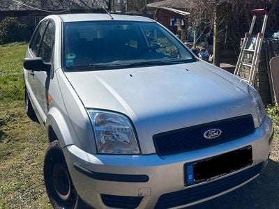 Second-hand Ford Fusion 80 CP (58 kW) 2004 Argintiu Hatchback