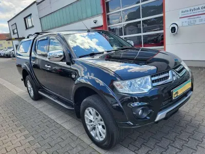 Gebraucht Mitsubishi L200 Intense 178 PS (130 kW) 2014 Schwarz Pickup
