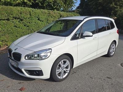 Weiß Gebraucht 2016 BMW 218 Gran Tourer Advantage Van / Kleinbus | 16.999 € (Guter Preis)