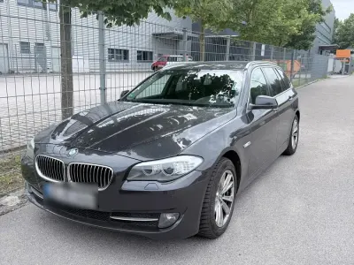 Gebraucht BMW 525 Comfort Edition 218 PS (160 kW) 2013 Grau Kombi