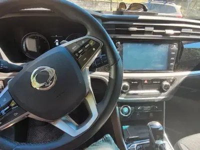 Gebraucht SsangYong Korando Sapphire 163 PS (119 kW) 2023 Rot SUV