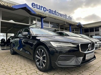 Black solid "stone" / solid Gebraucht 2019 Volvo V60 Momentum Kombi | 18.390 € (Fairer Preis)