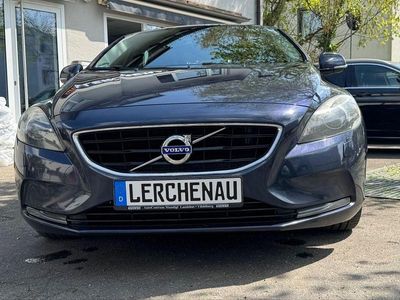 Second-hand Volvo V40 Momentum 114 CP (83 kW) 2013 Albastru Berlinǎ