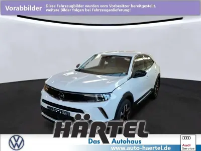 Gebraucht Opel Mokka-e Elegance 100 kW (136 PS) 2022 Jade weiß (white), metallic SUV